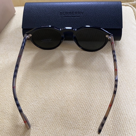 Burberry Sunglasses - Picture 5 of 12